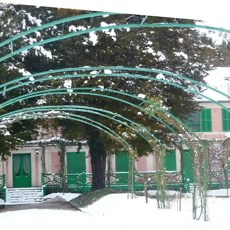 Maison D'hotes Les Coquelicots 3* ז'יברני